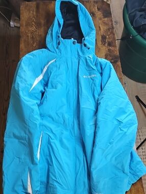 Columbia Turquoise Hooded Winter Jacket With Liner